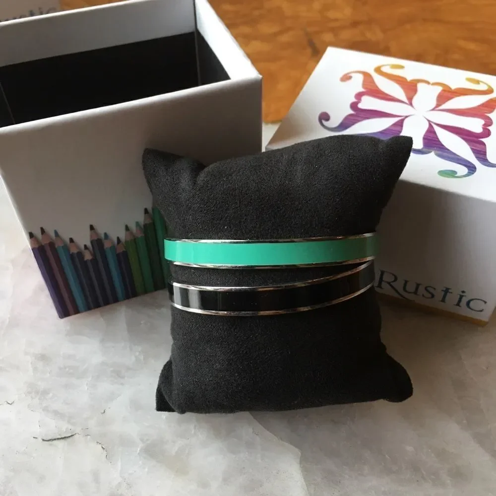 RUSTIC CUFF Regifters